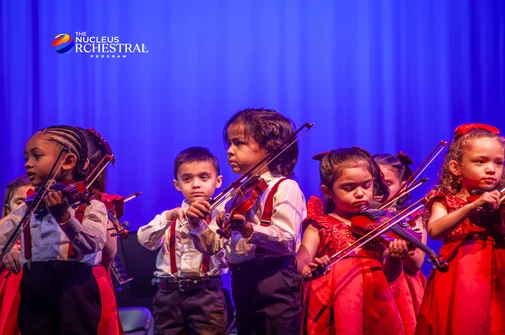 Programa de orquesta infantil. Estrellas Navidenas Gala sinfónica The Nucleus Orchestral Orlando en Diciembre 2024