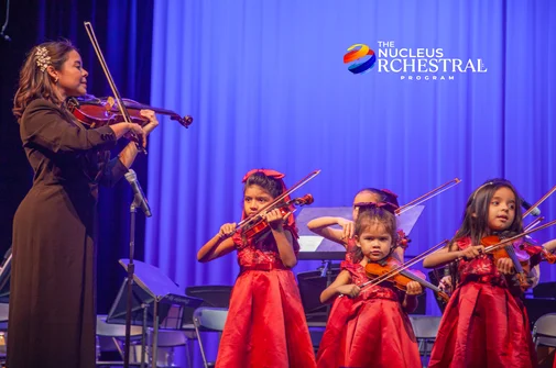 Programa de orquesta infantil. Estrellas Navidenas Gala sinfónica The Nucleus Orchestral Orlando Florida