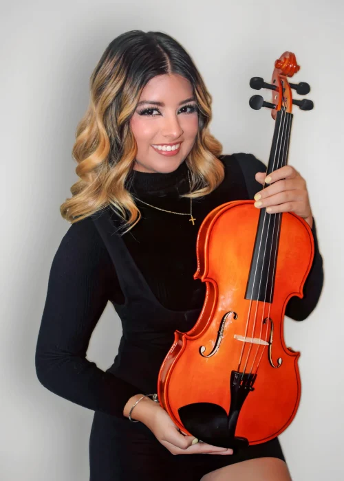 Oriana Criollo. Teacher Violin The Nucleus Orchestral Orlando. Clases de violin en Orlando Florida y Texas. Programa infantil y Juvenil de Orquesta Sinfónica en Orlando. The Nucleus Orchestral Program